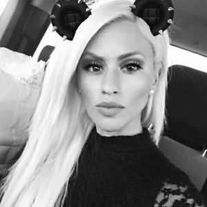 Meet your Posher, Ines